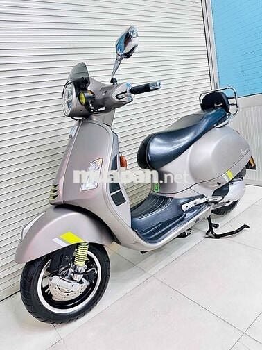 Piaggio Vespa GTS 300 Super Tech HPE4 2023 Xám