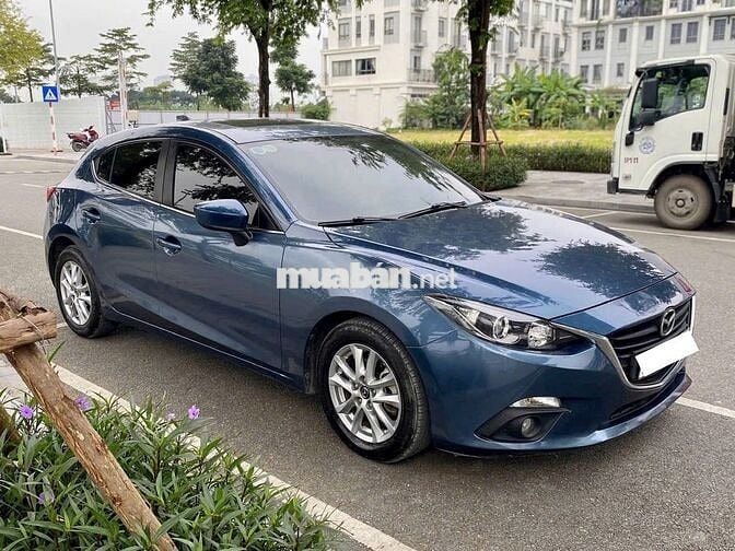 Mazda 3 2017 màu xanh