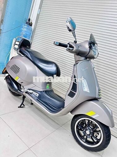 Piaggio Vespa GTS 300 Super Tech HPE4 2023 Xám