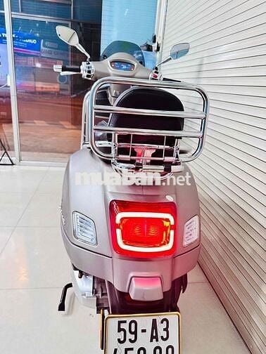 Piaggio Vespa GTS 300 Super Tech HPE4 2023 Xám