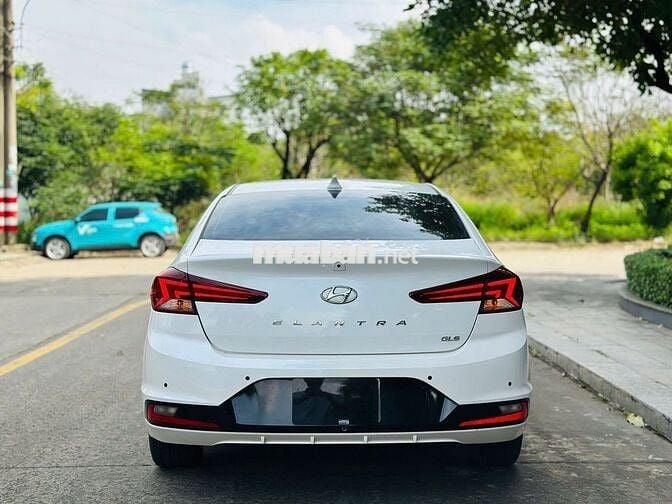 Hyundai Elantra 1.6 AT 2020 - 20000 km