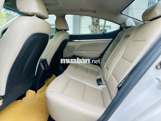 Hyundai Elantra 1.6 AT 2020 - 20000 km