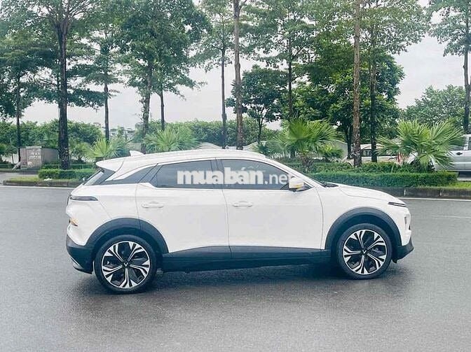 VinFast VF 6 Plus 2024 Trắng 5 vạn km