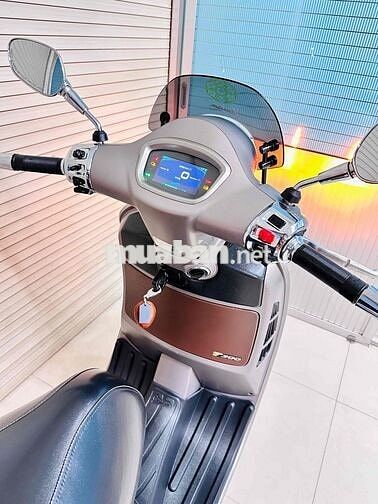 Piaggio Vespa GTS 300 Super Tech HPE4 2023 Xám