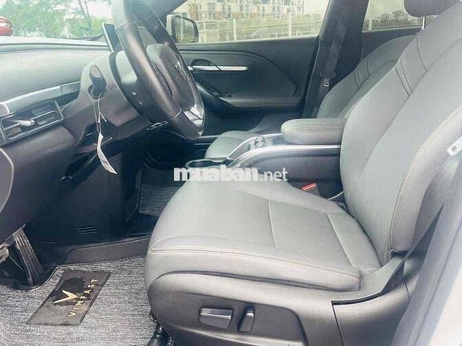 VinFast VF 6 Plus 2024 Trắng 5 vạn km