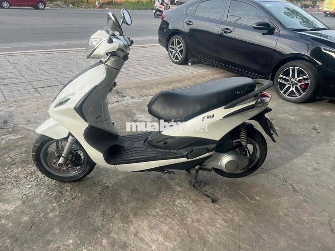 Piaggio Fly màu Trắng