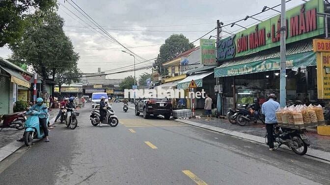 CHO THUÊ nhà 1 lầu Mặt Tiền Trần Quốc Toản Dĩ An