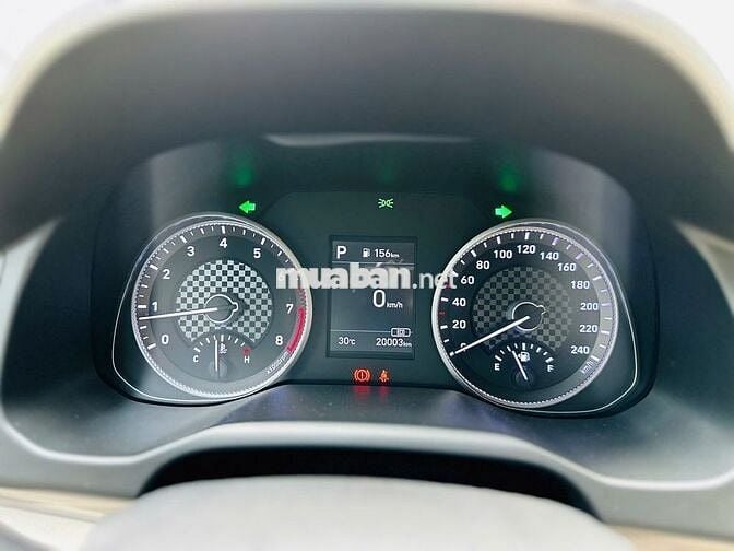 Hyundai Elantra 1.6 AT 2020 - 20000 km