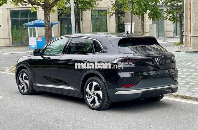 Vinfast VF8 Eco 2022 Đen Siêu Lướt