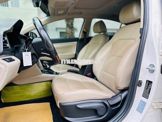 Hyundai Elantra 1.6 AT 2020 - 20000 km