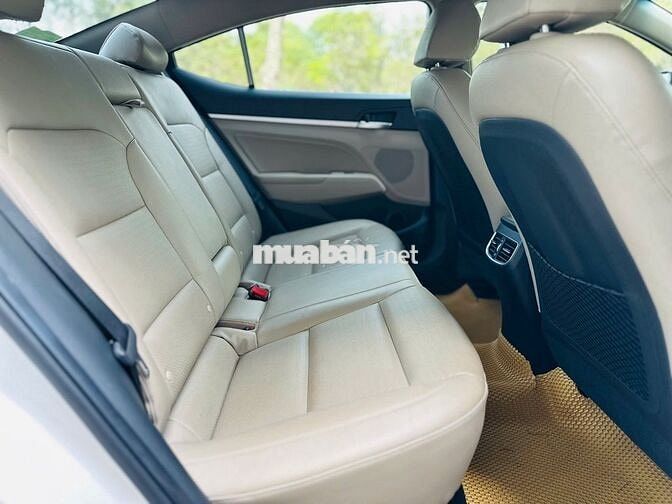 Hyundai Elantra 1.6 AT 2020 - 20000 km