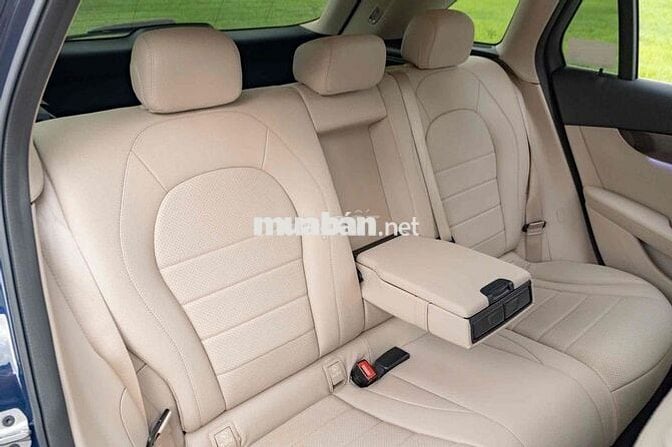 LONG ANH AUTO về Mercedes GLC200 2021