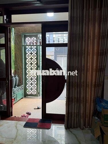 Bán nhà 1 trệt 2 lầu 1 tum, dt 4 x 19m, 1/..đường số 18, BHH, Bình Tân