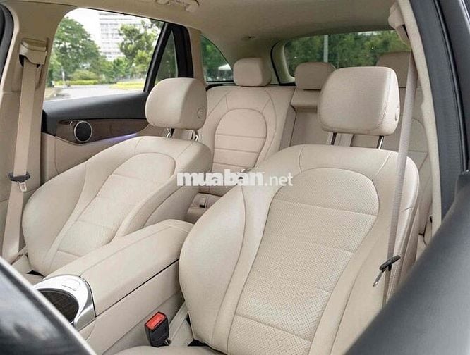 LONG ANH AUTO về Mercedes GLC200 2021