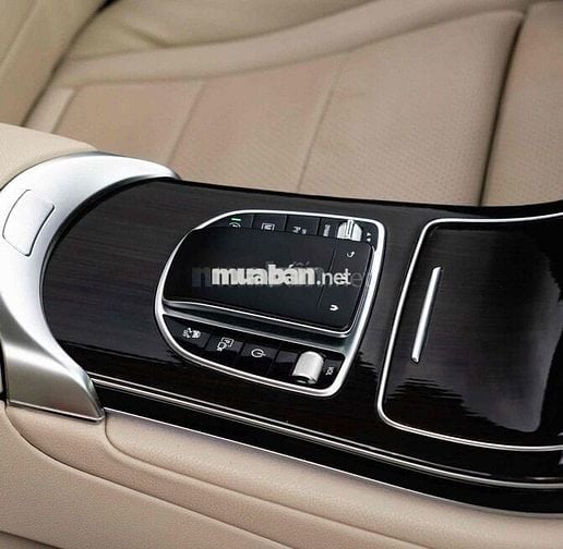 LONG ANH AUTO về Mercedes GLC200 2021