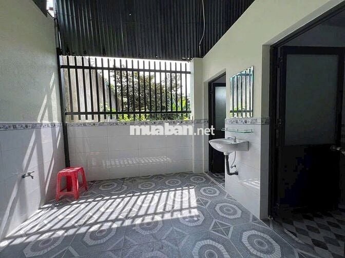 CẦN BÁN GẤP CĂN NHÀ CẤP 4 90M2 NGAY CHỢ BÌNH CHÁNH GIÁ 820TR!!!