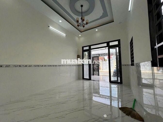 CẦN BÁN GẤP CĂN NHÀ CẤP 4 90M2 NGAY CHỢ BÌNH CHÁNH GIÁ 820TR!!!