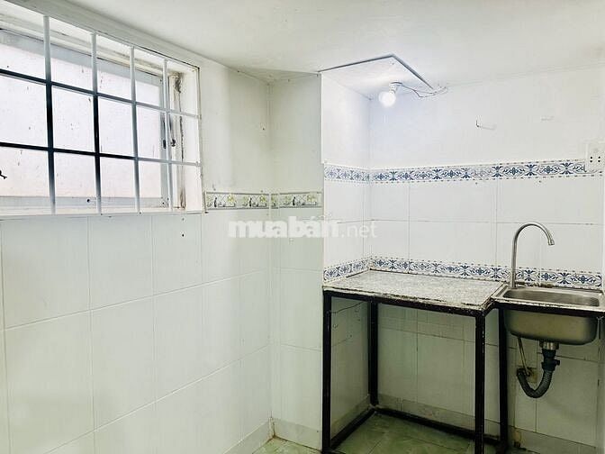 Phòng Trọ 25m2 Cửa Sổ Gác Cao Ngay Hoà Bình Luỹ Bán Bích