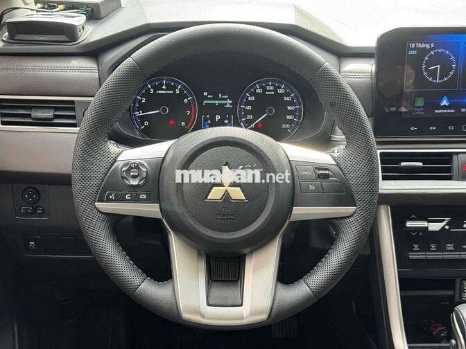 Mitsubishi Xpander 2022 AT Premium