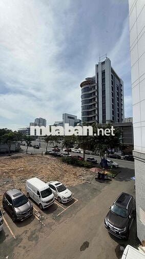 Sàn VP 80m ngay Cresent Mall Hoàng Văn Thái, fre QL, sẵn máy lạnh