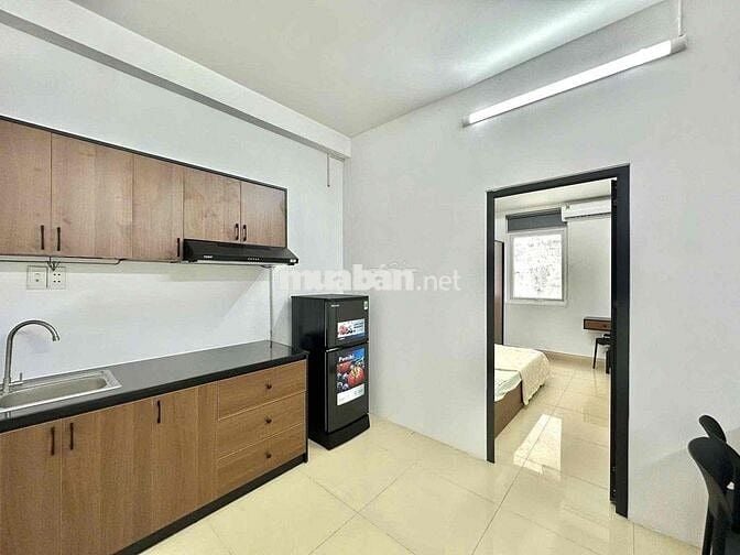 CHO THUÊ CĂN HỘ 2 PHÒNG NGỦ - 1 PHÒNG BẾP - BAN CÔNG/CỬA SỔ - FULL NỘI