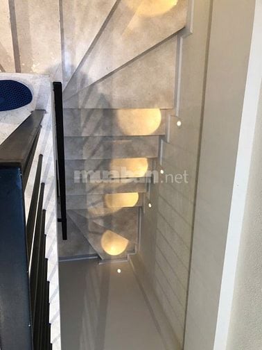 BÁN NHÀ mặt phố Ngọc Thuỵ - KD sầm uất - Thang máy nhập khẩu