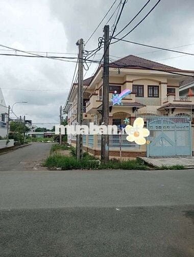 Nhà biệt thự gốc 2 mặt tiền đường 19 kdc bình hưng DT 6m x 24m 2 lầu