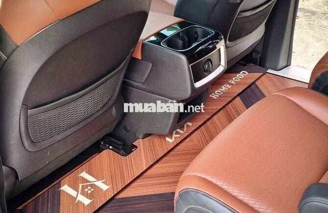 Kia Carnival 2022 Trắng Signature Dầu xe 1 chủ