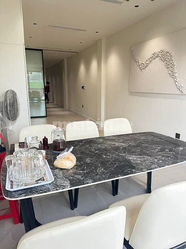 BÁN NHÀ mặt phố Ngọc Thuỵ - KD sầm uất - Thang máy nhập khẩu