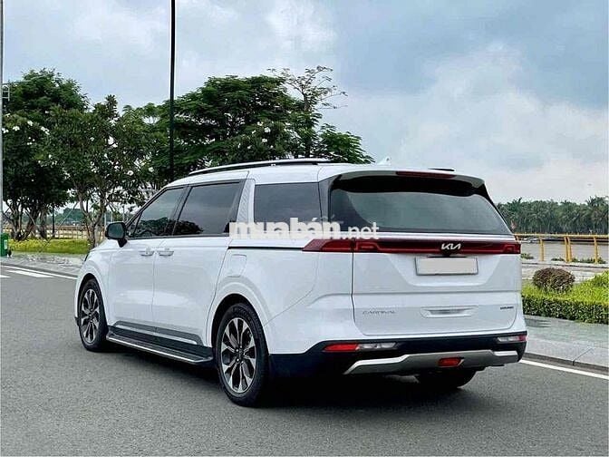Kia Carnival 2022 Trắng Signature Dầu xe 1 chủ