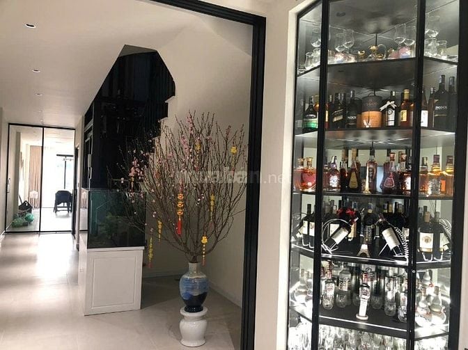 BÁN NHÀ mặt phố Ngọc Thuỵ - KD sầm uất - Thang máy nhập khẩu