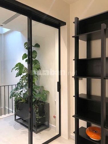 BÁN NHÀ mặt phố Ngọc Thuỵ - KD sầm uất - Thang máy nhập khẩu