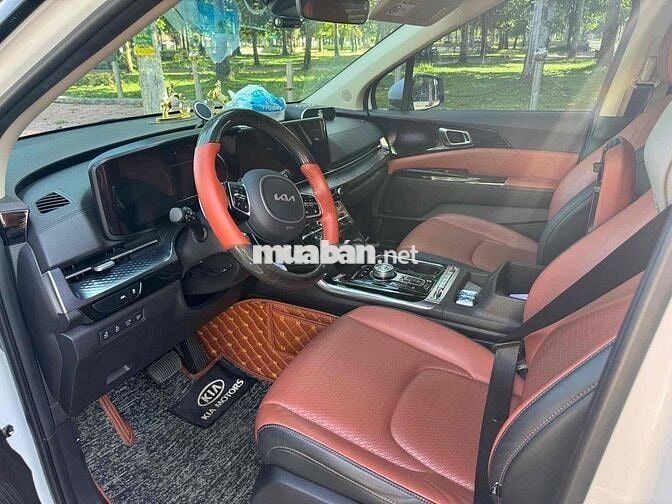 Kia Carnival 2022 Trắng Signature Dầu xe 1 chủ