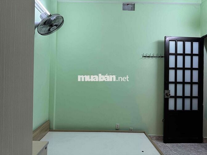 Phòng trọ 20m2 full nội thất Quận 10 gần Vạn Hạnh Mall