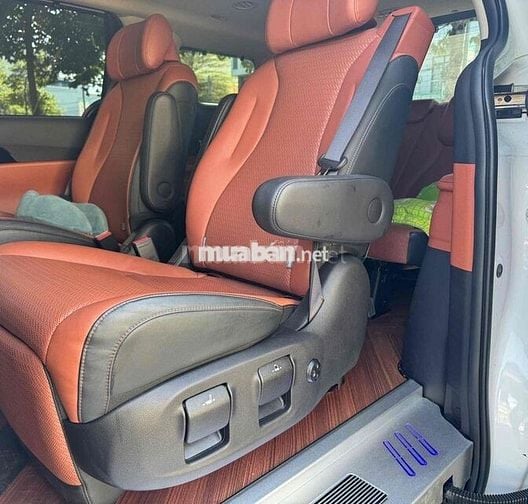 Kia Carnival 2022 Trắng Signature Dầu xe 1 chủ