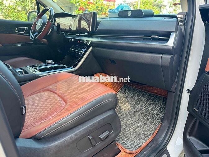 Kia Carnival 2022 Trắng Signature Dầu xe 1 chủ