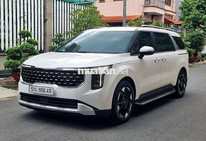 Kia Carnival Luxury 8s sx 2025, chỉ 4.0.0Tr