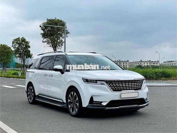 Kia Carnival 2022 Trắng Signature Dầu xe 1 chủ