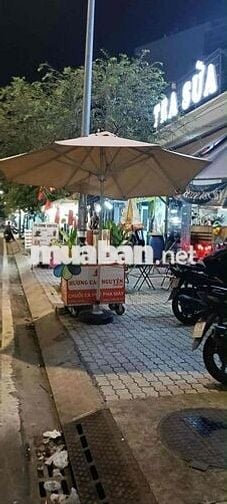 Sang Quán Bún Bò Và Xe Bánh Mì Chả Cá