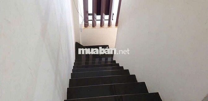 Cho thuê nhà tx 52 dt 4×19 trêt lầu 4p ngủ 2wc giá 7tr