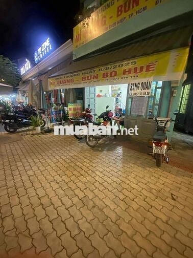 Sang Quán Bún Bò Và Xe Bánh Mì Chả Cá