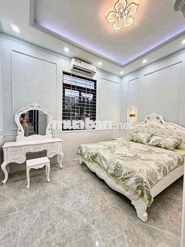 NHÀ LẦU CAO CẤP ĐẸP - GIÁ TỐT - MỚI 100%