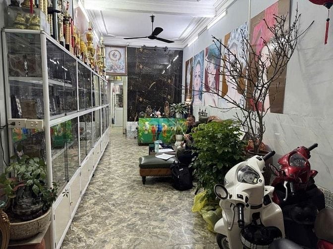 - Bán nhà ngõ Trường Chinh, Thanh Xuân, Siêu đẹp, 77.5m2, 23.5 tỷ