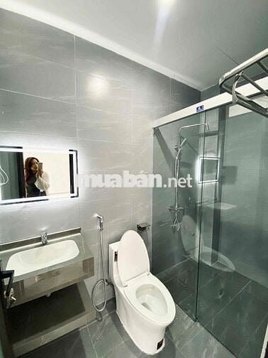 Có thể cho thuê lẻ tầng trệt 15tr Và 2pn ở trên 11tr