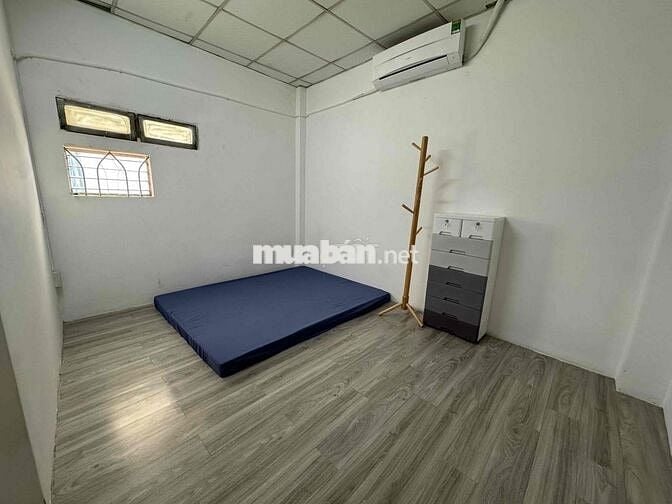 Mặt bằng mặt tiền đường 2 chiều Hồ Văn Huê - Phú Nhuận có bếp và wc