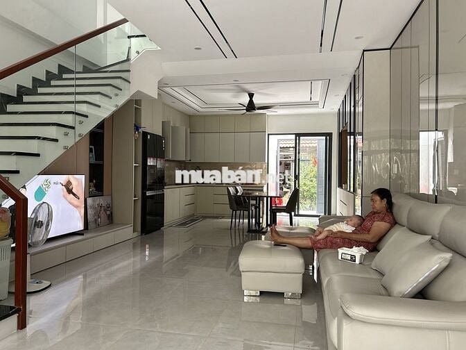 Cần bán gấp nhà hẻm xe hơi 2 mặt tiền 3 lầu