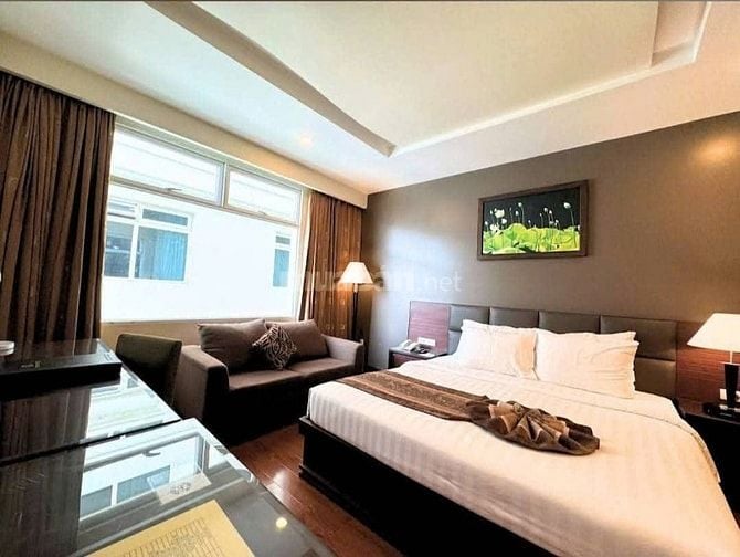 Bán gấp toà nhà khách sạn 4* ngay đường Thi Sách Quận 1,dt 25x20 