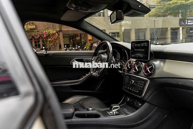 Mercedes Benz CLA 45 AMG 4MATIC 381 hp