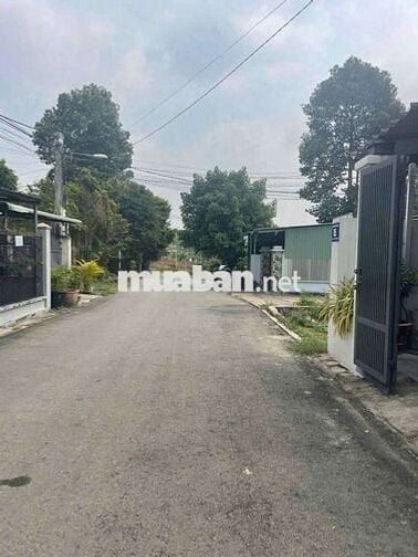 Ông anh họ gửi nhờ em bán gấp căn nhà giá ngộp để trả nợ ngân hàng