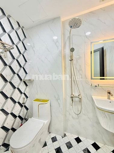 HH1% NHÀ 4 PHÒNG NGỦ 6 WC CÁCH MẶT TIỀN CHỈ 20M XE HƠI NGỦ TRONG NHÀ